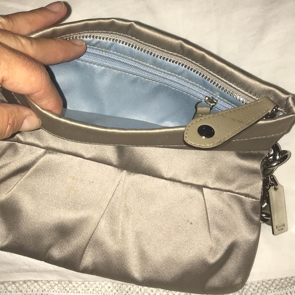 ❤️❤️Coach stain evening bag with  silver hardware - Picture 4 of 8